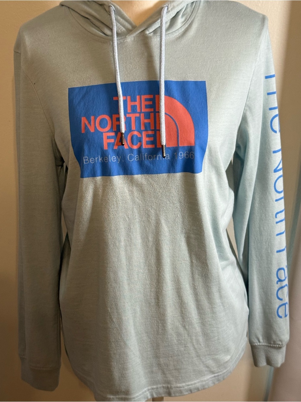 The North Face Women's Light Teal Logo Pullover